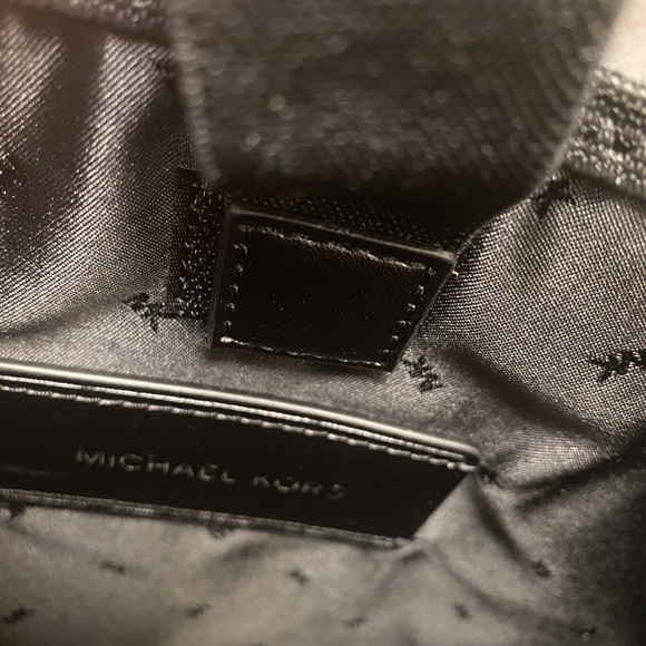 Michael Kors Cooper Signature Large Pocket Backpack Fur Trim NWT - Picture 8 of 10